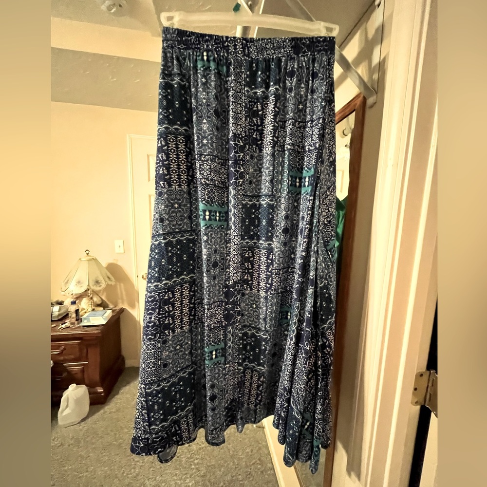 Women’s plus size skirt